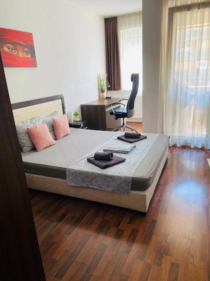 Corvin Boutique Apartment Parking In The Plaza Budapest Bagian luar foto
