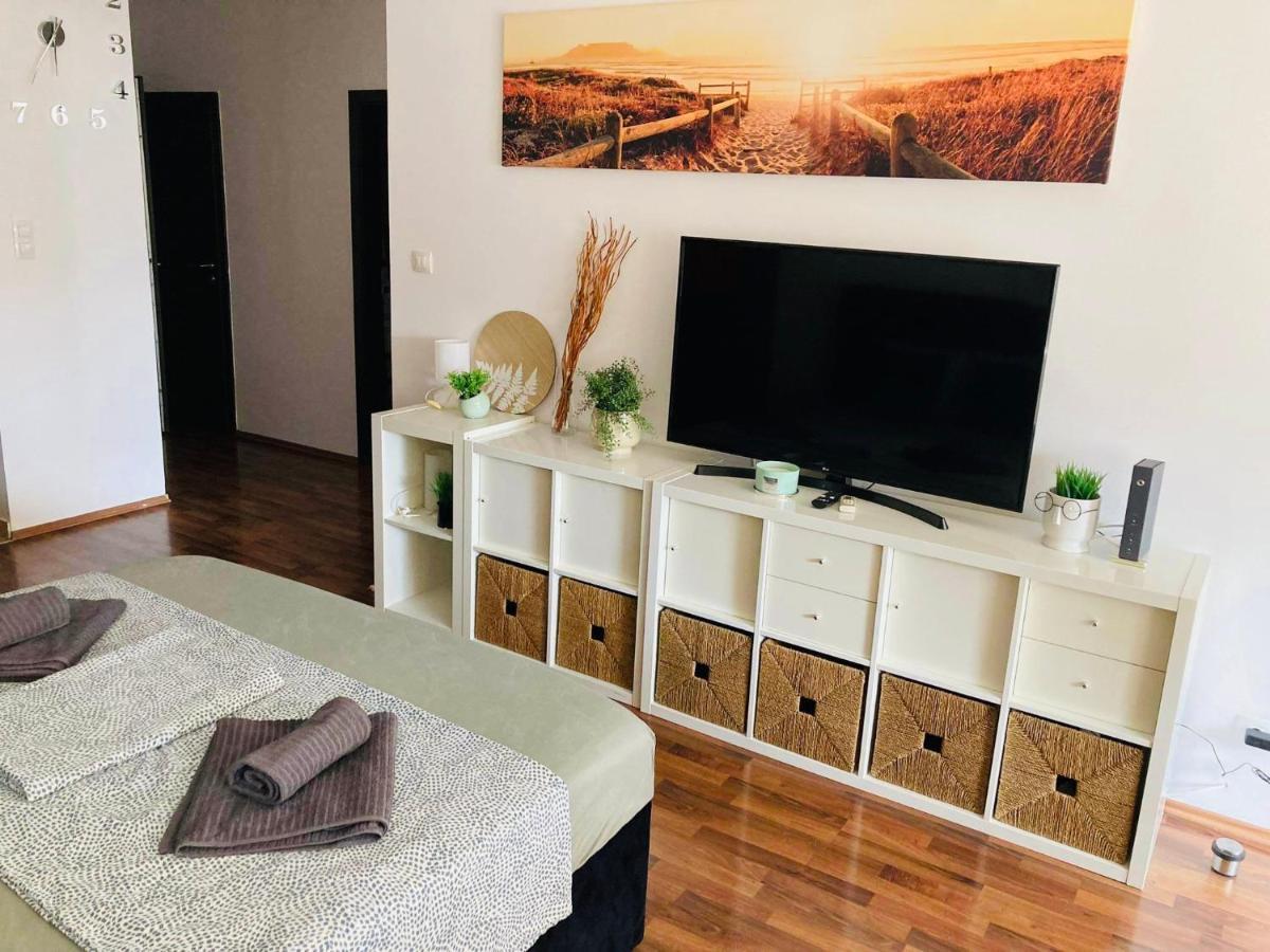 Corvin Boutique Apartment Parking In The Plaza Budapest Bagian luar foto
